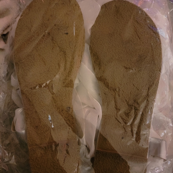 Slippers - Picture 2 of 3